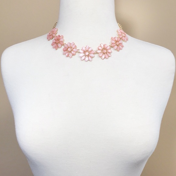 Light Pink Daisy Flower Necklace Earrings Set - Picture 3 of 3
